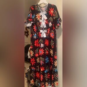 ♥️♥️PLUS SIZE FLORAL Black Dress with Red and Blue Accents!!♥️♥️♥️SUPER CUTE♥️♥️